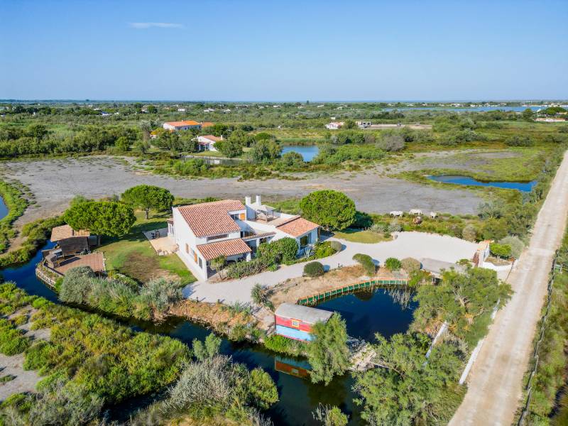 Mas in Provence, France available for rent specifically for film shootings and productions