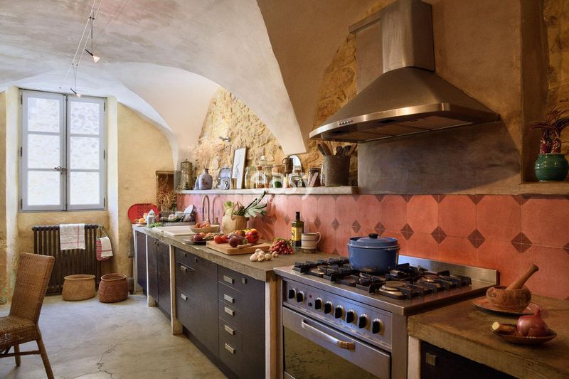 Decor setting designed specifically for a professional photoshoot located in the Gard region