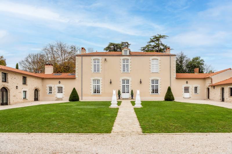 beautiful property ideally suited for photoshoot located in Nantes, FRANCE