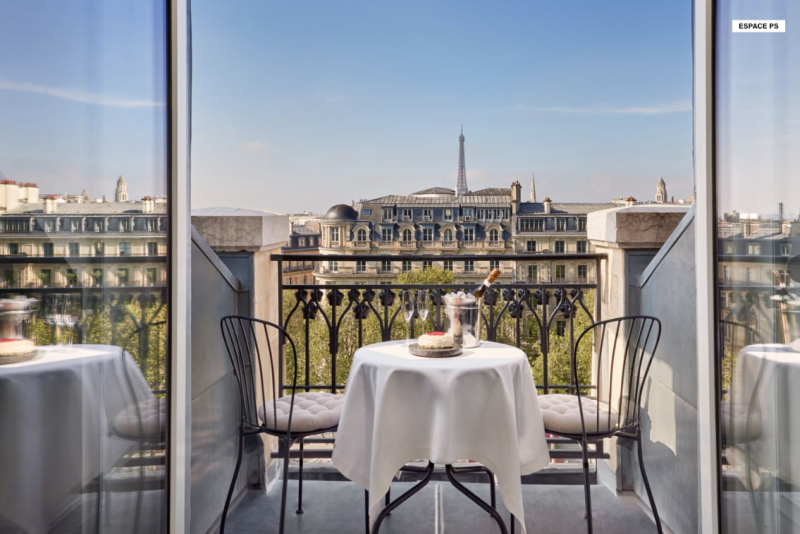 View location with the Eiffel Tower in the background available for rental for photoshoots in Paris, FRANCE