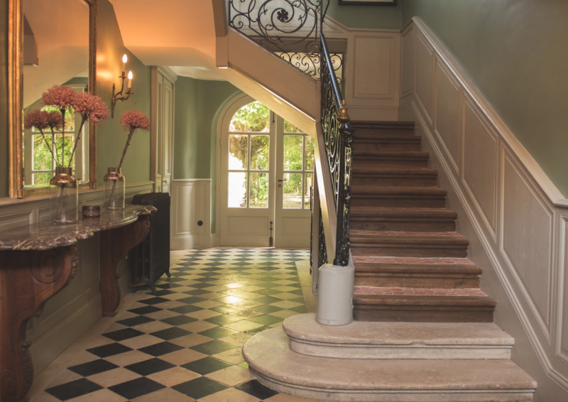 Renting a private mansion for filming in Normandy