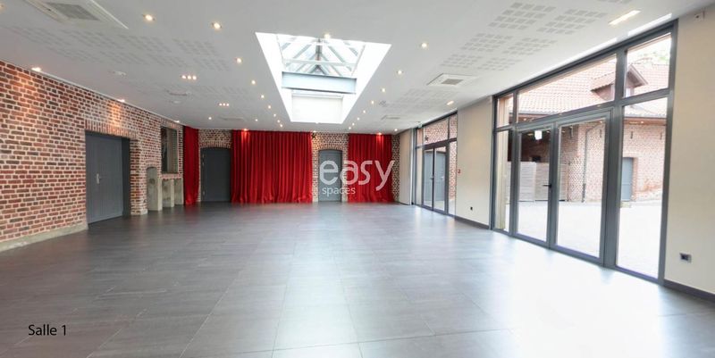 Renting a Suitable Venue for Organizing a Professional Business Event or Gathering