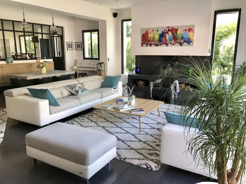 Event venues and locations situated within the Aquitaine region of France which are suitable for various types of events