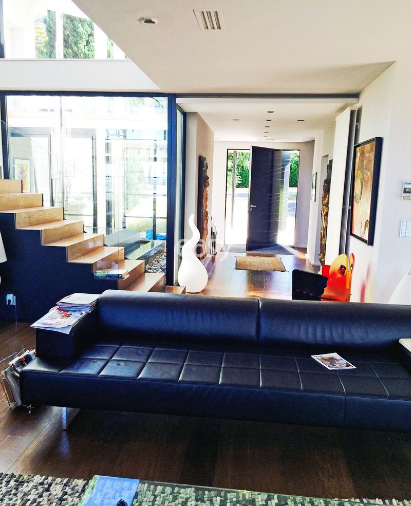 Agency Specializing in Location Scouting and Site Identification Services