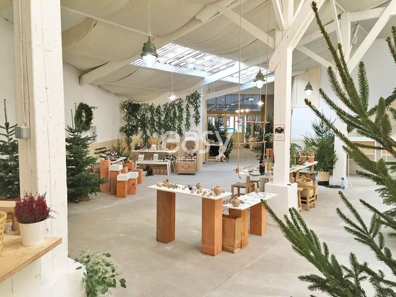 Location suitable for a professional product launch event organized in Aix-en-Provence