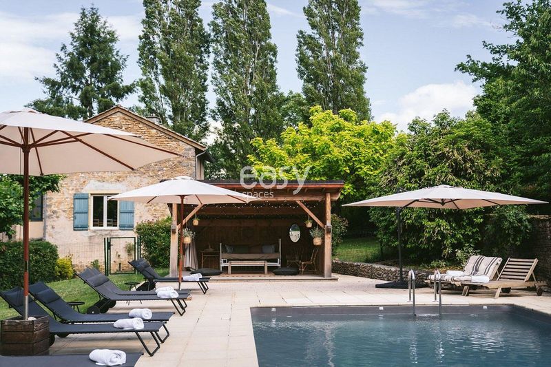 country house available for filming purposes near Lyon in France