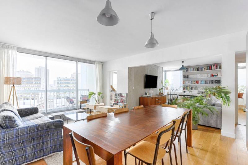 renting an apartment in Paris, FRANCE, for a professional film shooting or production