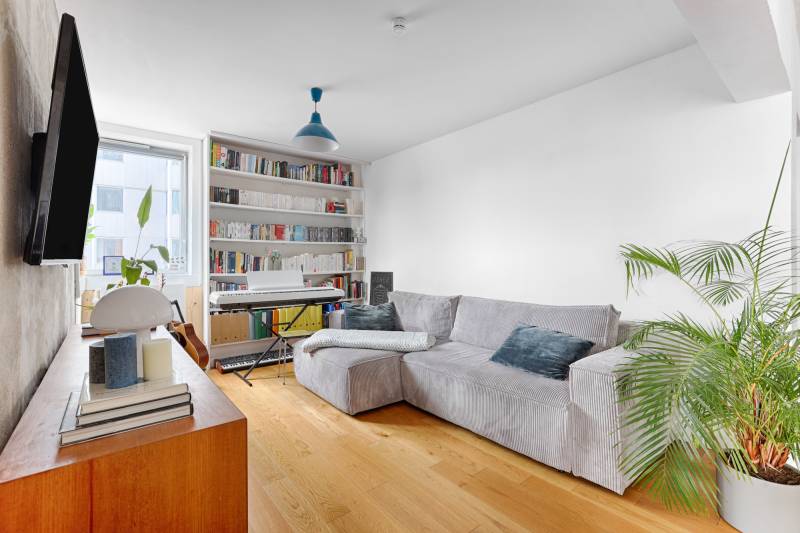 Decoration available for rent for professional photo shoots in Paris, France, located in the Île-de-France region