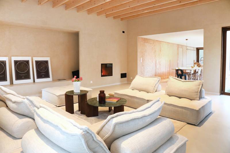 Rent a Contemporary Wooden Villa Perfect for Shooting, Filming, and Professional Events Near Paris