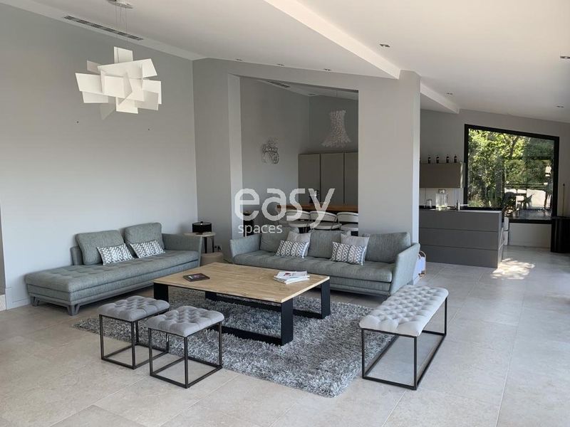 Filming location on the beautiful and picturesque French Riviera coast