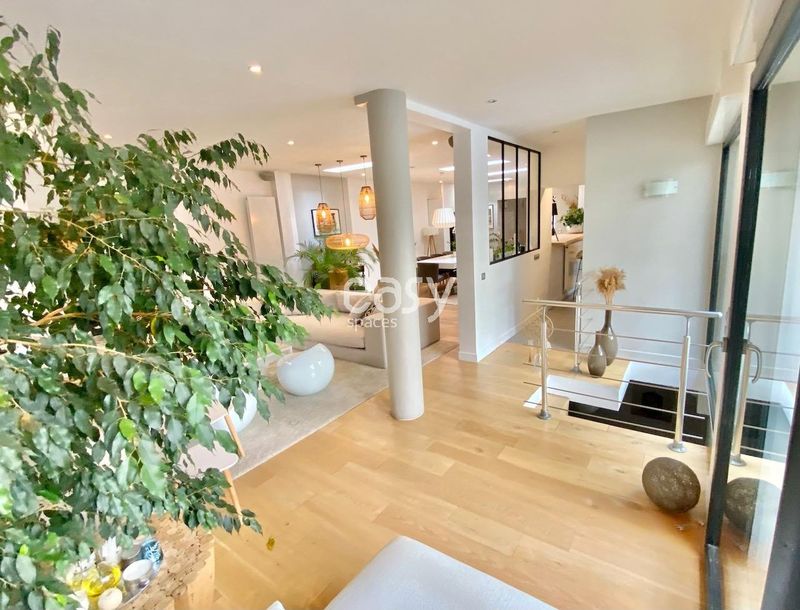 Offer Your House for a Professional Photo Shoot in Paris, France, Including Detailed Information
