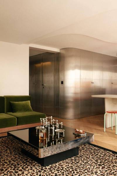 Renting an unusual apartment for a photoshoot in Paris