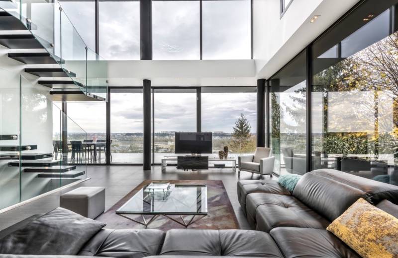 Contemporary villa available for rent in Lyon, France, ideal for filming and shooting projects