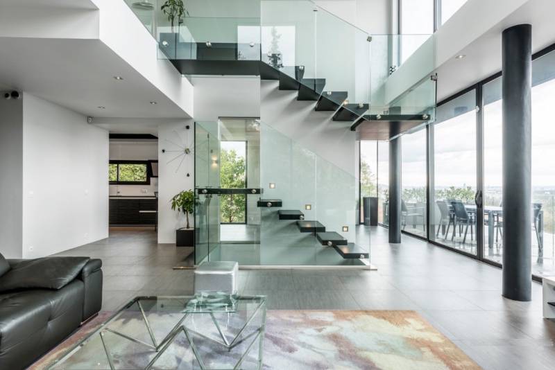 Contemporary villa available for rent in Lyon, FRANCE, perfect for hosting professional and private events