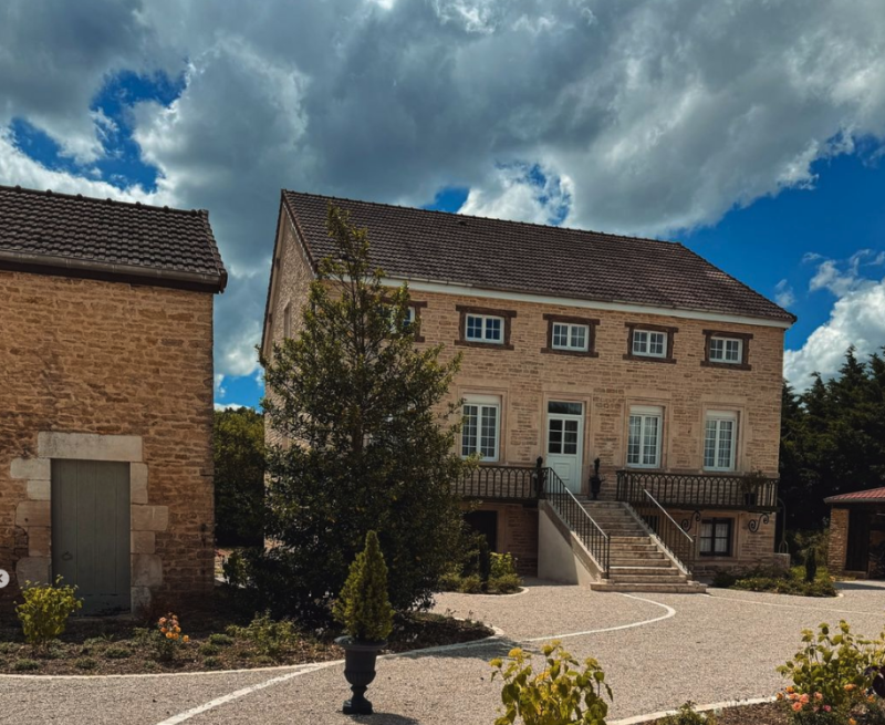 House Available for Rent near Paris for Professional Photoshoots in France