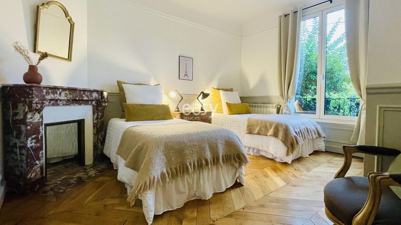 House with garden near Paris perfectly suited for shootings, film shootings, and professional events