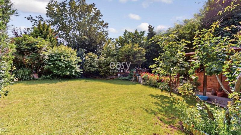 Townhouse Suitable for Filming Purposes Located in Paris, France