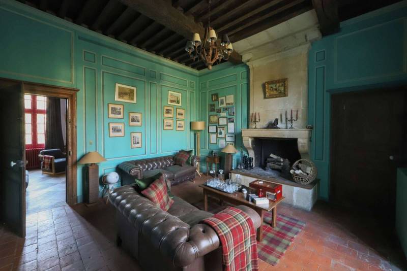 Historical decor for rent for photo shoots in Reims