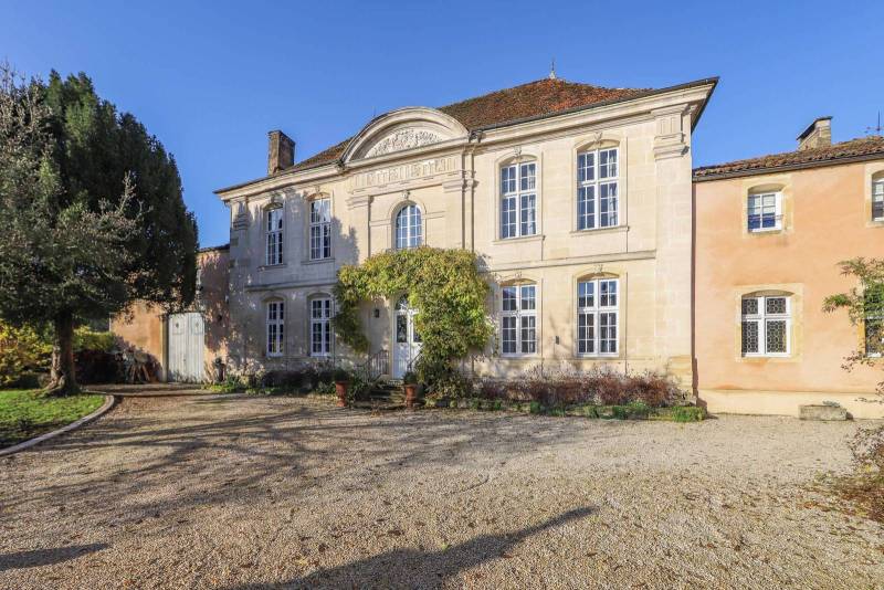 Beautiful house for rent for film shoots in Reims