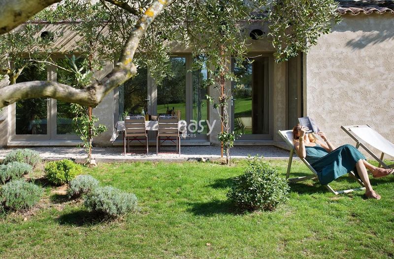 rent a professional photo shoot location in the beautiful region of Provence in FRANCE