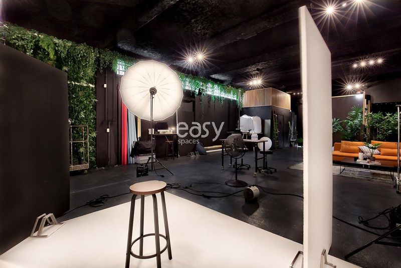 Place designated for vehicle photoshoot sessions in Paris, FRANCE