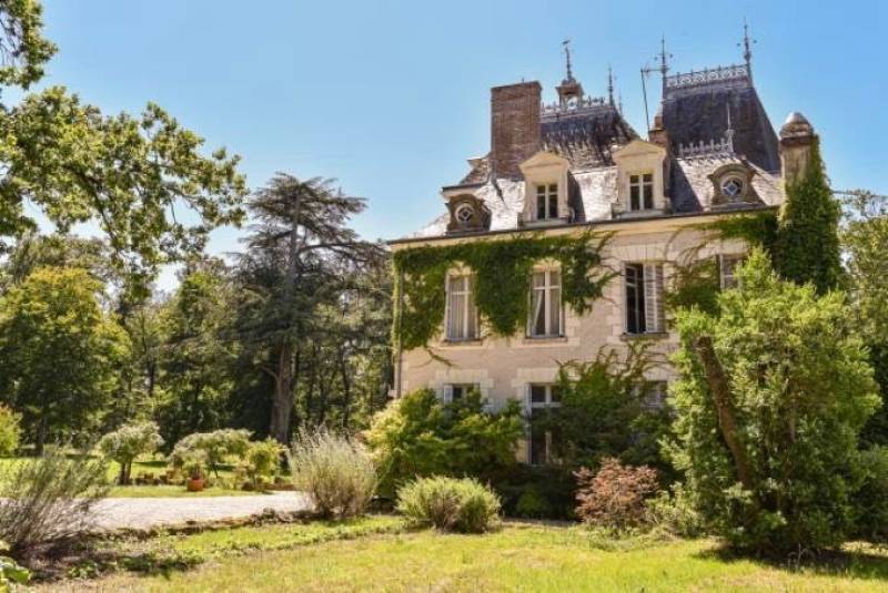 rent a beautiful and charming residence for hosting a memorable event in Tours, FRANCE