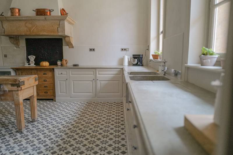 Unusual and Unique Photo Shoot Location in Lyon, France Offering Exceptional Backdrops