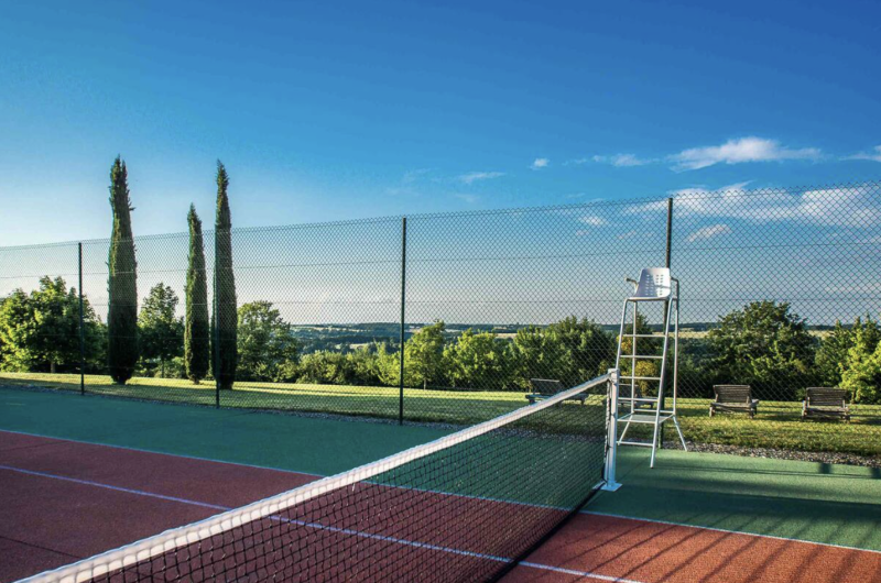 Tennis court available for rent in Toulouse FRANCE for professional photo shoots and filming sessions