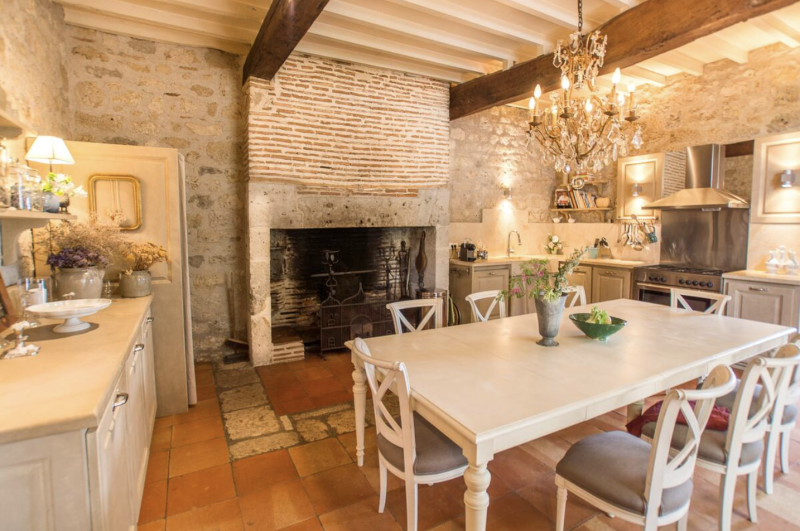 Unusual and unexpected photoshoot location in Toulouse, FRANCE