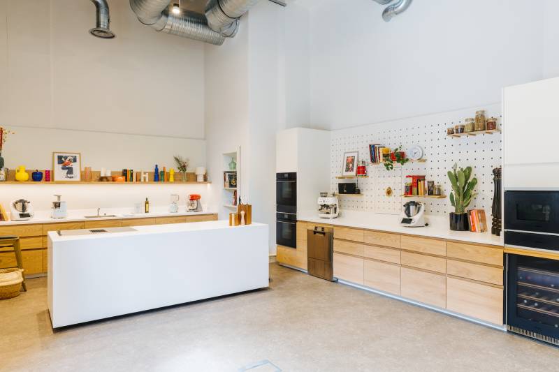 Location for professional photo production and photography services in Paris, France