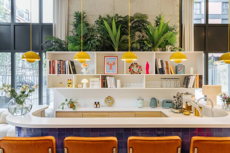 rent a photography shooting location in Paris, France including all necessary amenities and unique settings