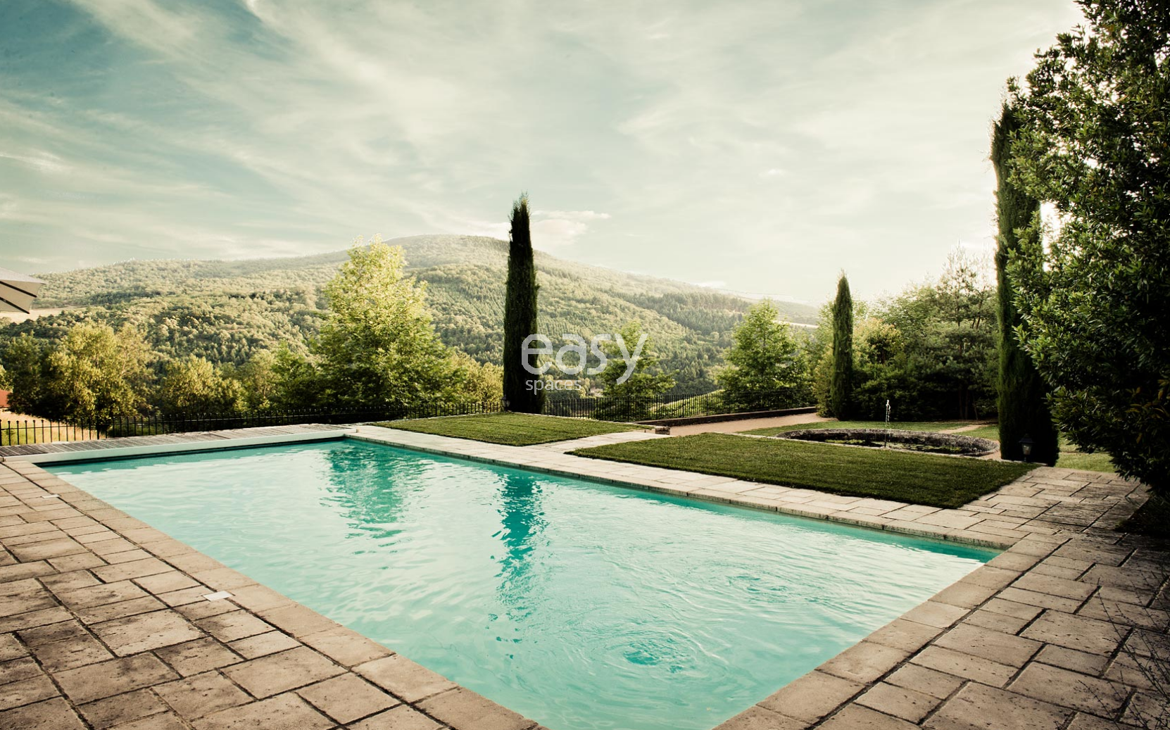 location of the photoshoot venue in the city of Lyon