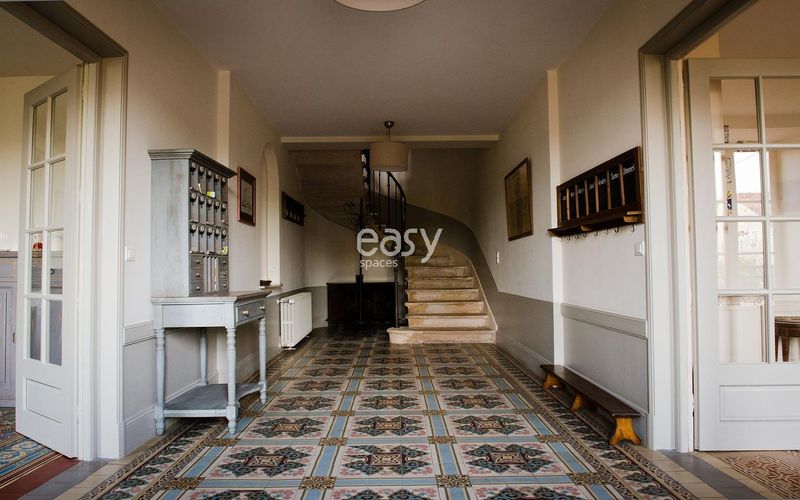 Where to find the perfect setting or background for a photoshoot in the city of Lyon?