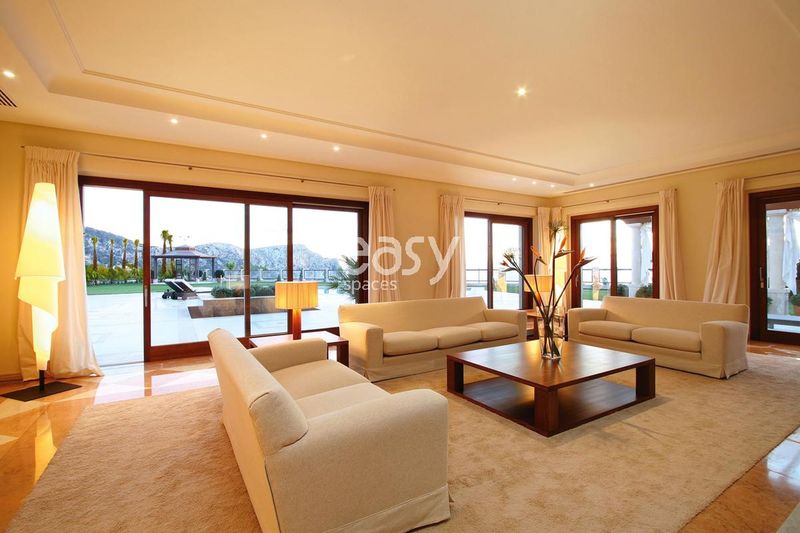 detailed and precise location identification and tracking of places in Spain