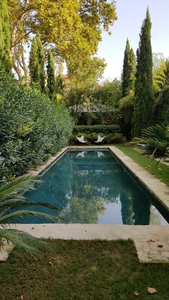 renting a unique and unusual venue in Avignon, FRANCE