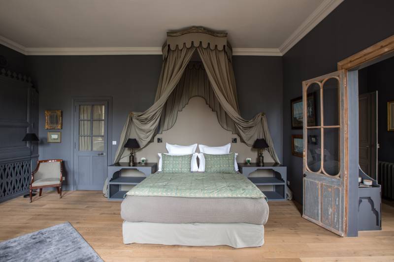 rental agency specializing in shooting location venues in Avignon, France