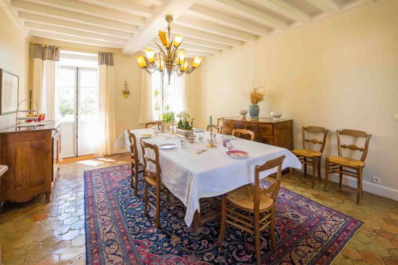 House with garden available for filming rental in Paris, France, offering an ideal location for shooting