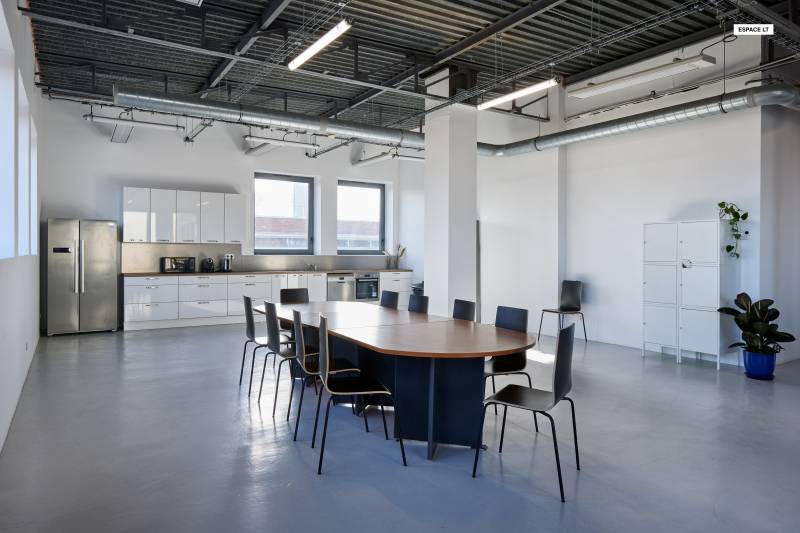 Industrial site rental services available for filming and shooting projects in Paris, FRANCE