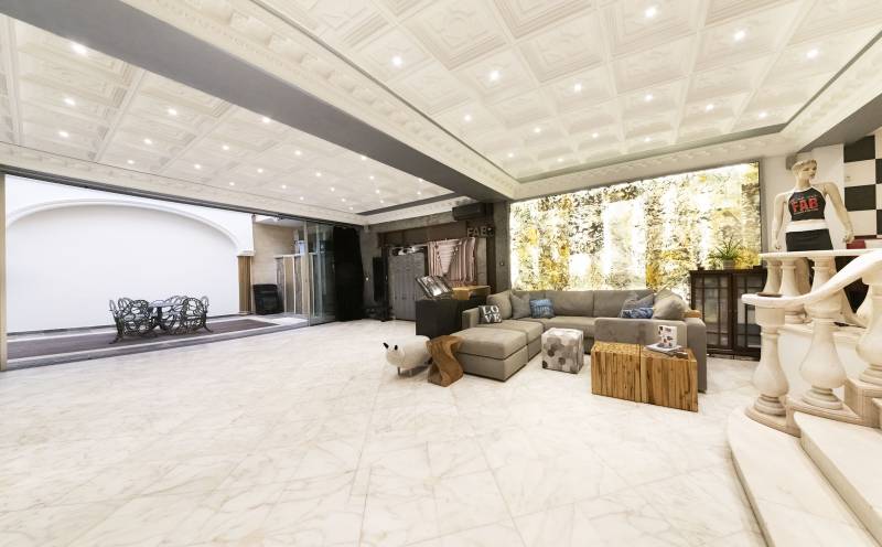 Private location available for rent for photoshoot in Paris, FRANCE