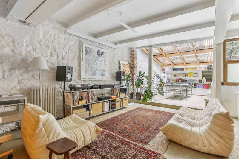 renting an industrial apartment in Paris for a photoshoot