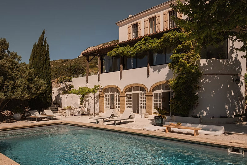 rent a villa with a sea view for a professional photoshoot in Marseille, France