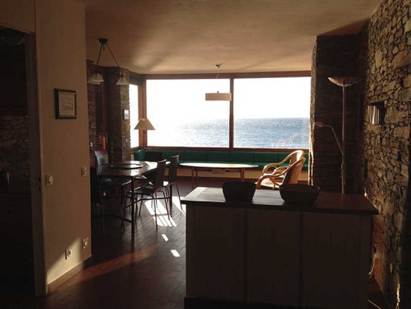 House with direct beach access ideal for professional photoshoots in Saint Tropez, France