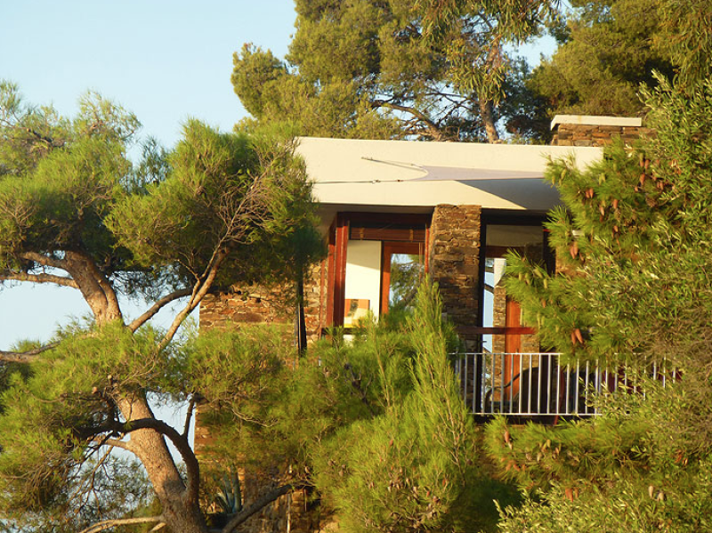 Scenic decorative setting for a professional photo production with sea view location in VAR FRANCE