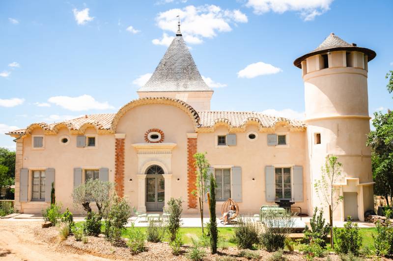 castle available for rent for filming purposes in FRANCE