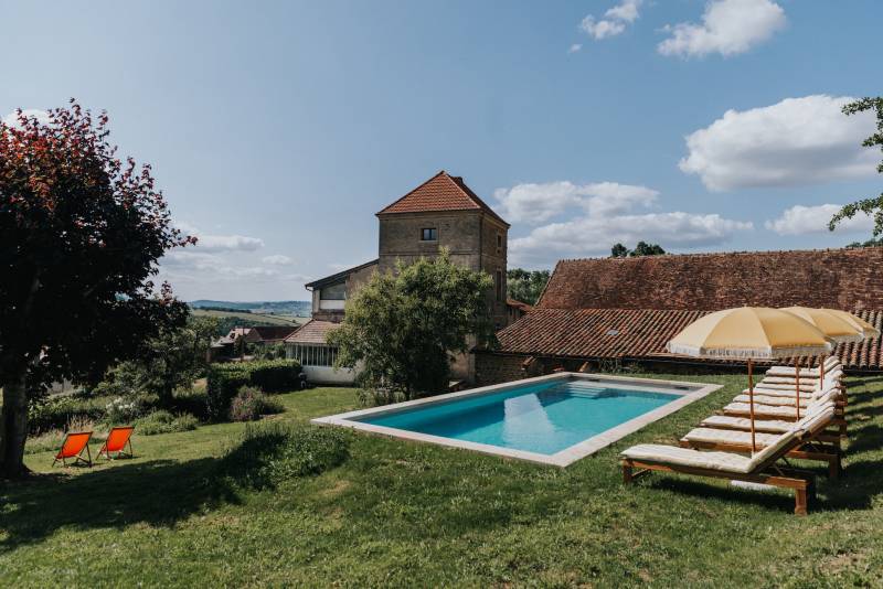 Renting a house for a professional photo shoot in the city of Lyon, France