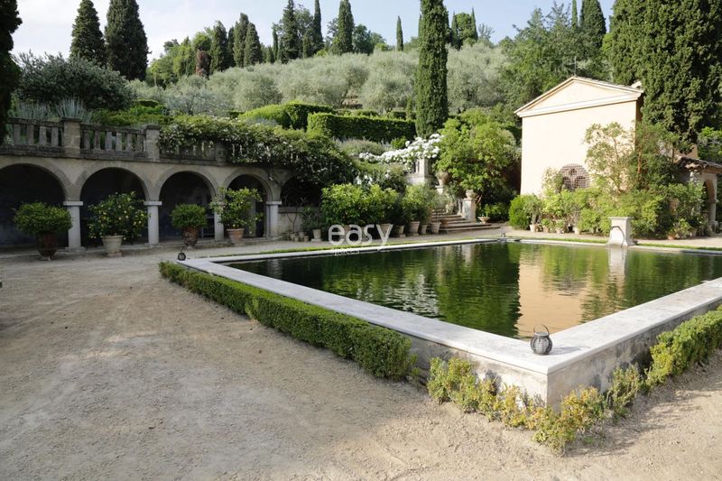 Beautiful and spacious luxury residence available for rent for photo and video shooting in the prestigious city of Cannes