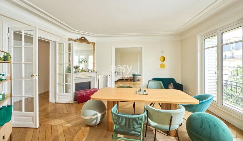 Apartment with Wooden Flooring and Decorative Moldings Available for Rent for Photoshoots in Paris, France