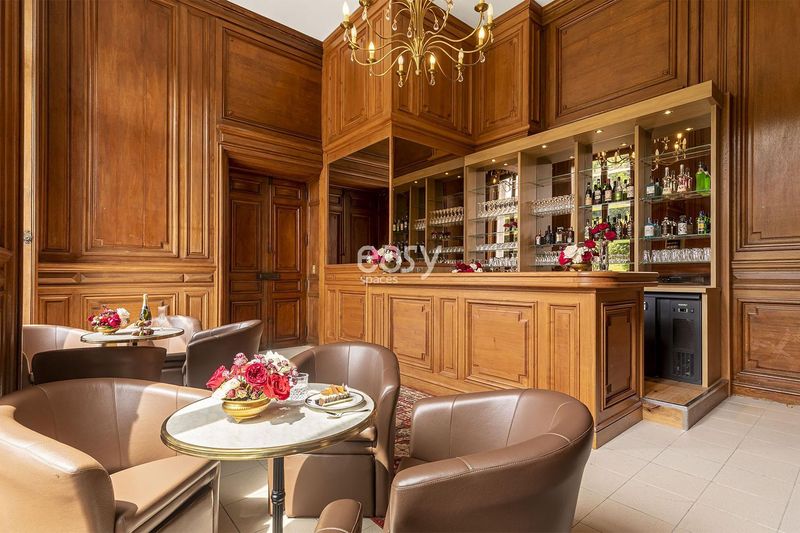 A unique and atypical decoration setting perfectly suited for photo shoots in Lyon, FRANCE