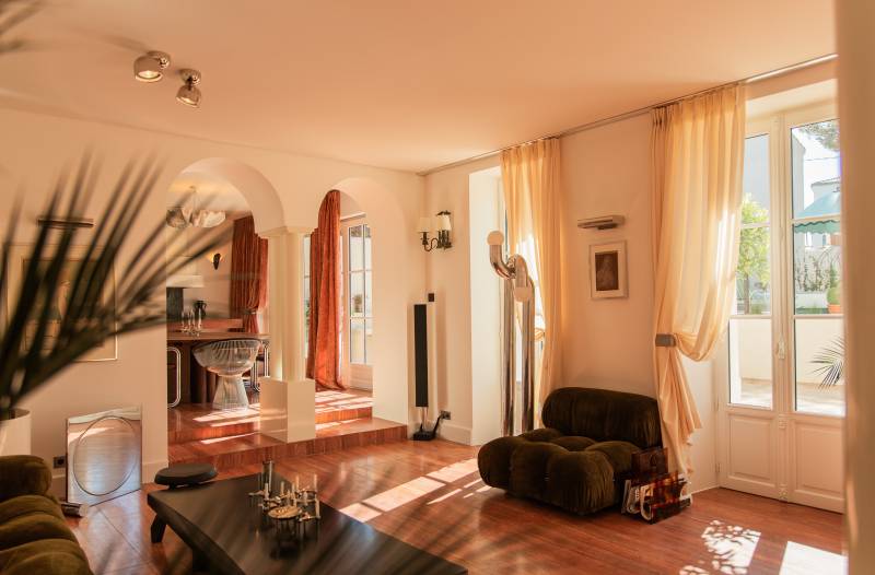 70s villa available for rent in the center of Marseille, FRANCE, ideal for professional photoshoots or filming projects