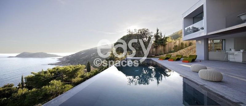 Finding a suitable and picturesque location to shoot a film in the beautiful and sunny South of France